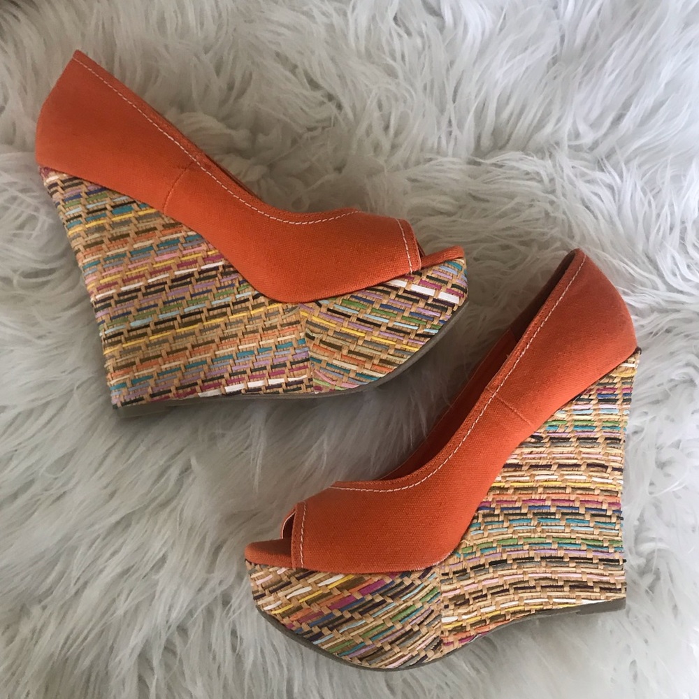 Retro multicolor wedges